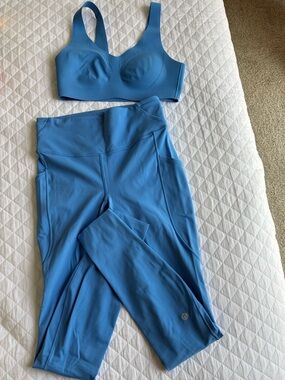 NWOT Lululemon Fast and Free Leggings 28”- with MATCHING BRA TOP IN POOL PARTY